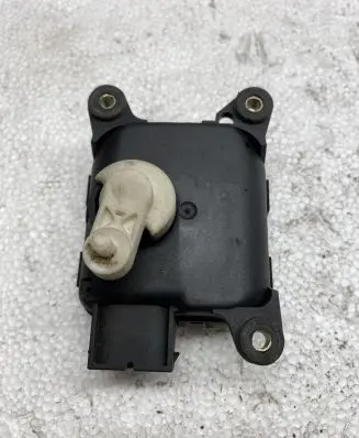 Audi A6 S6 C5 4B A/C air flow flap actuator/motor 132801159