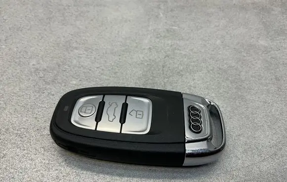 Audi A4 S4 B8 8K Ignition key/card 8K0959754H
