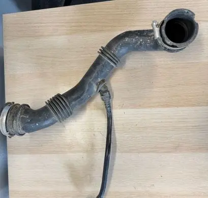 Ford Fiesta Intercooler hose/pipe C1B19C623BC