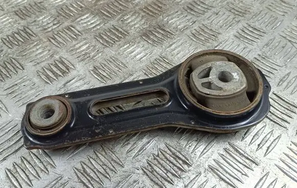 Mitsubishi Outlander Engine mount bracket
