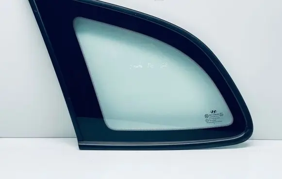 Hyundai Santa Fe Rear side window 878102B000
