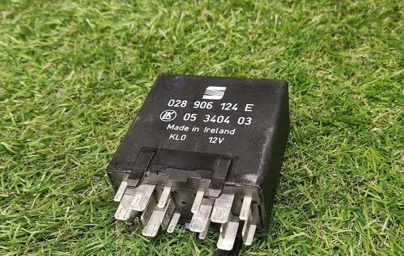 Volkswagen Caddy Other relay 028906124E 05340403