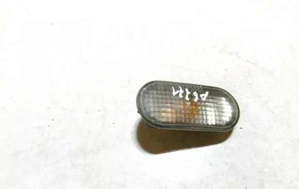 Volkswagen Golf IV Front fender indicator light 3b0949117a