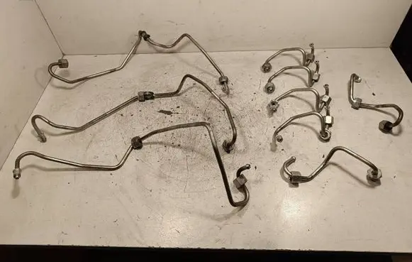 Lancia Thema Fuel injector supply line/pipe 