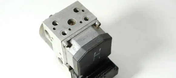 Audi A4 S4 B5 8D ABS Pump 8E0614111H