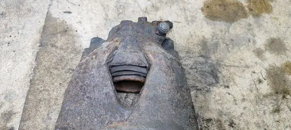 Volkswagen Golf IV Front brake caliper