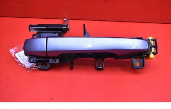 Toyota Avensis Verso Front door exterior handle 