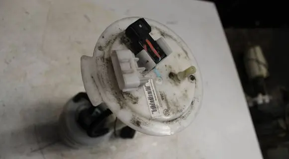 Renault Captur II In-tank fuel pump 172024171R