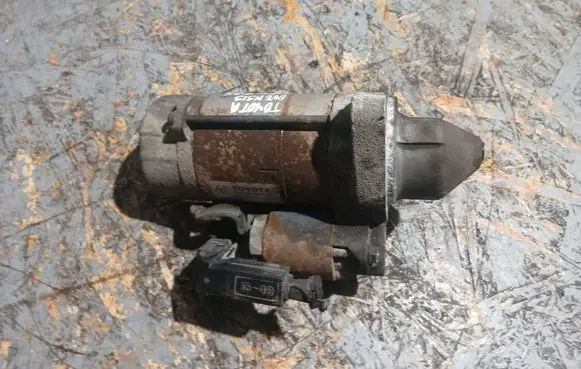 Toyota Avensis T270 Starter motor 281000R010