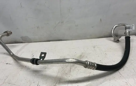 Opel Grandland X Air conditioning (A/C) pipe/hose 9676363380
