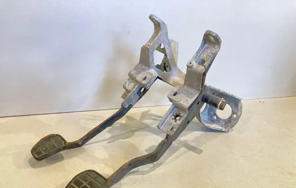 Audi Coupe Pedal assembly 811721115K