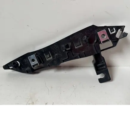 Peugeot 3008 II Front bumper mounting bracket 9810975380