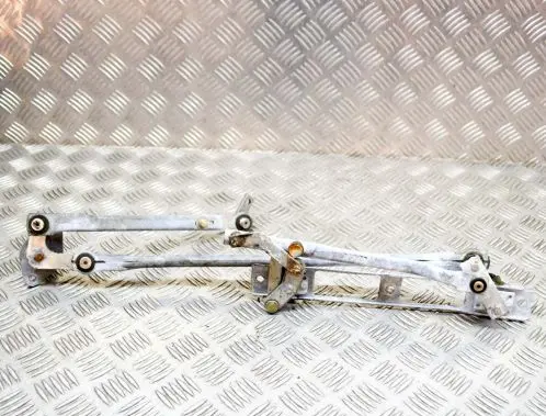 Mercedes-Benz SLC C107 Front wiper linkage and motor A1078200043 1078200043