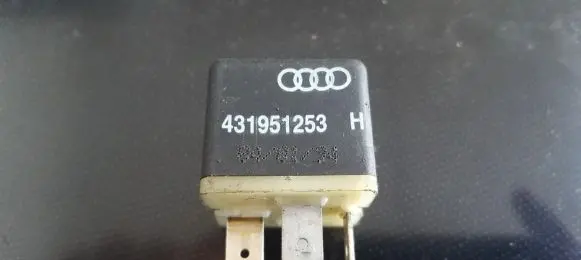 Volkswagen PASSAT B5 Other relay 431951253H