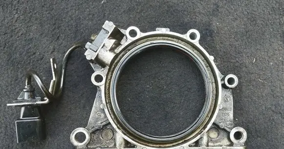 BMW 5 E60 E61 Crankshaft Holder AS9U3 3175 2114
