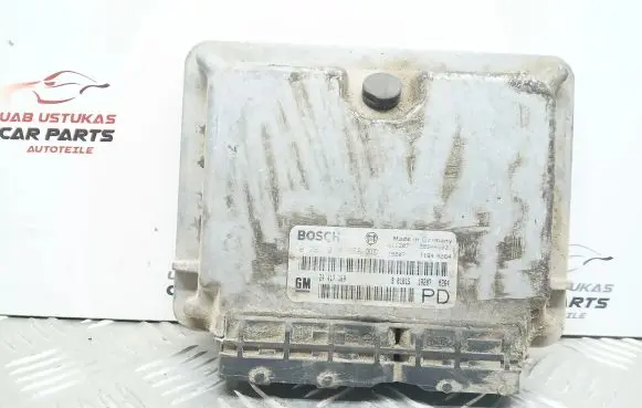 Opel Zafira A Engine control unit/module 0281010268