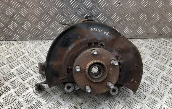 Toyota Prius (XW30) Front wheel hub