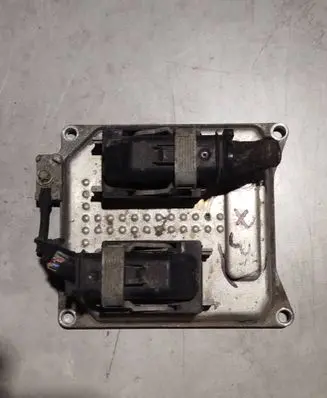 Opel Zafira B Engine control unit/module 55571557