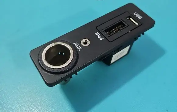 Jaguar XF X250 USB socket connector 8X2319C166AB IMPRK1595663