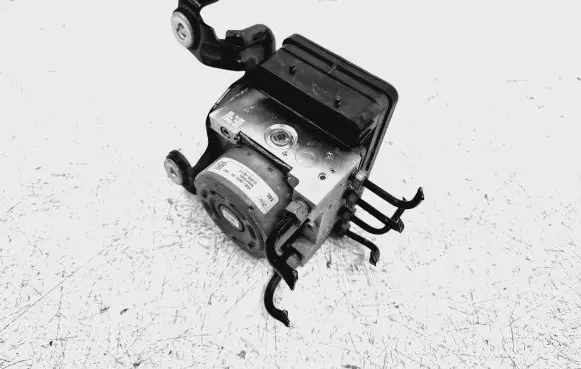 Ford Fusion II ABS Pump HG9C2B373 HG9C2B373AG T0831