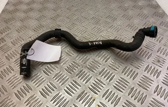 Land Rover Discovery 5 Engine coolant pipe/hose FPLA8K576CA