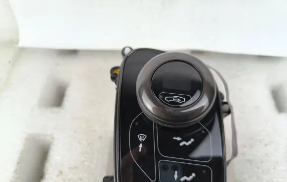 Aston Martin DB9 Climate control unit CD3318C623JD