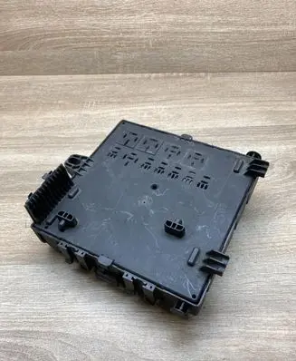 Opel Vectra C Fuse module 13125487