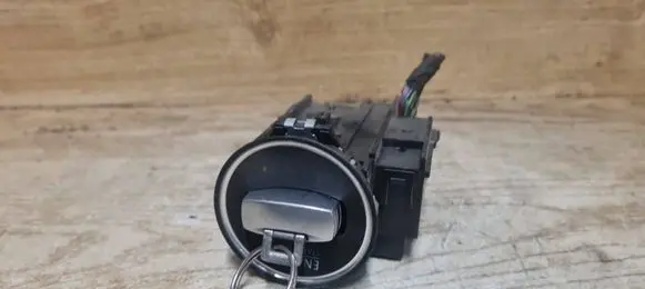 Volkswagen PASSAT B6 Ignition lock 3C0905843Q