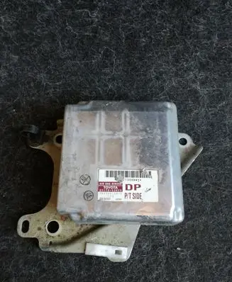 Lexus IS 200-300 Airbag control unit/module 8917053020