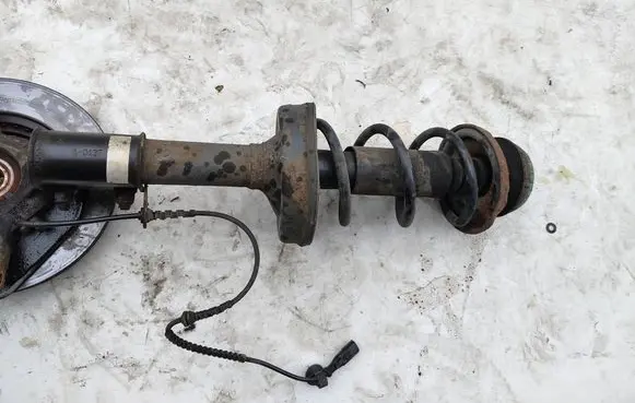 Renault Twingo II Front shock absorber with coil spring 