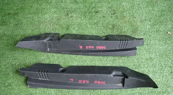 Engine bonnet/hood lock trim molding