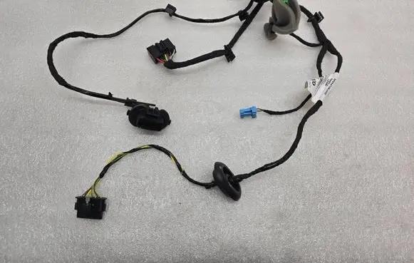 Volvo XC40 Rear door wiring loom 32343415