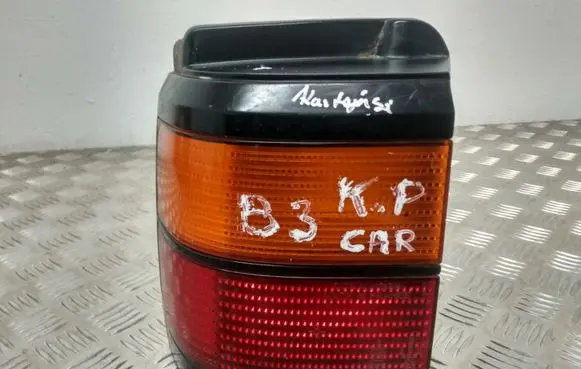 Volkswagen PASSAT B3 Rear/tail lights 333945257