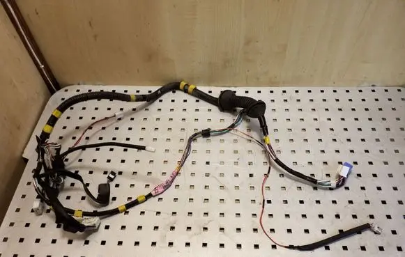 Lexus RX 330 - 350 - 400H Front door wiring loom 8215148220