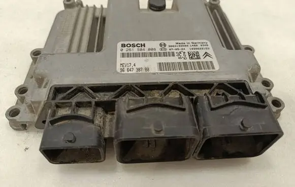 Peugeot 207 Engine control unit/module 9664738780 0261S04008 9663193580