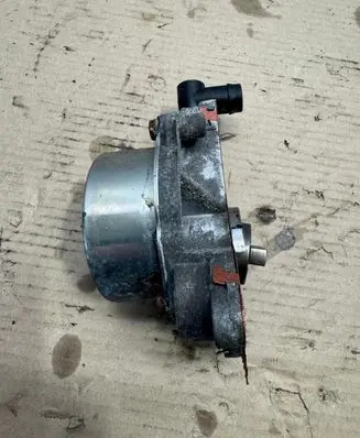 Renault Trafic III (X82) Vacuum pump 146500021R 0030360
