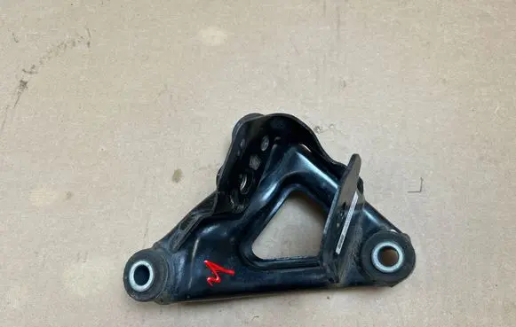 Tesla Model Y Engine mounting bracket 111023300C