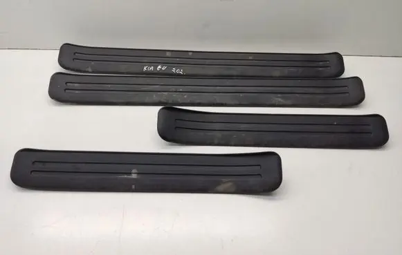 KIA Sportage sill trim set (inner) 858731F000 858741F000