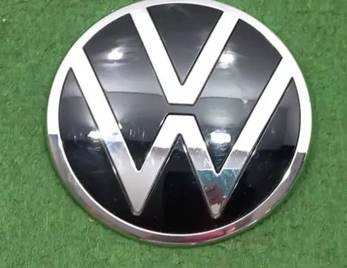 Volkswagen Touareg III Manufacturer badge logo/emblem 760853630C