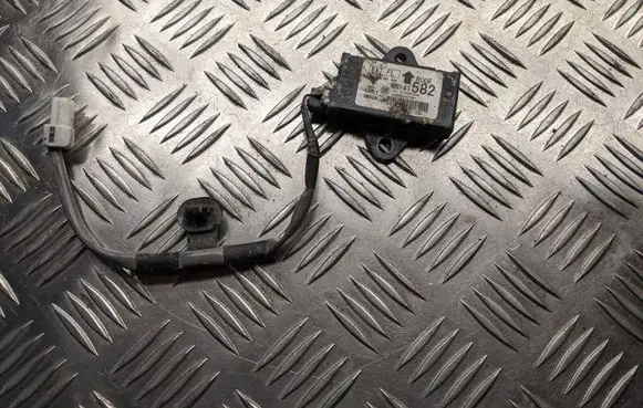 Mitsubishi Outlander Antenna control unit MN141582