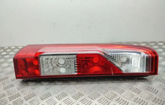 Renault Master III Rear/tail lights