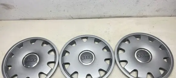 Audi A6 S6 C5 4B R16 wheel hub/cap/trim 4B0601147