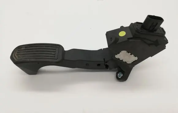 Toyota RAV 4 (XA40) Accelerator throttle pedal 781100W040