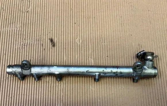 Fuel main line pipe