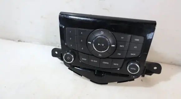 Chevrolet Cruze Head unit multimedia control 