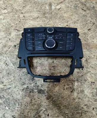 Head unit multimedia control