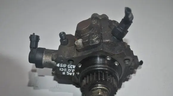 Renault Laguna II Fuel injection high pressure pump 8200690744 0445010170 8200679828