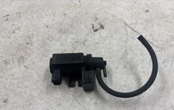 BMW 3 E90 E91 Turbo solenoid valve 7796634