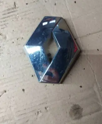 Manufacturer badge logo/emblem