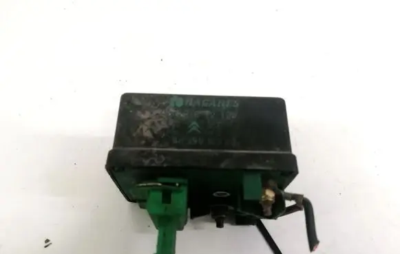 Peugeot 607 Glow plug pre-heat relay 9639912580